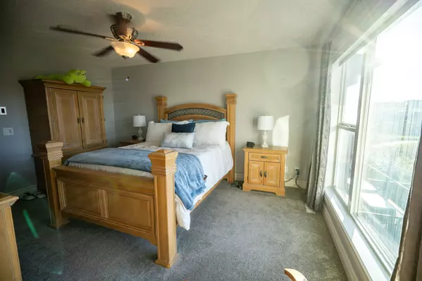 Calgary, AB T3R 0H4,130 Sage Hill Way NW