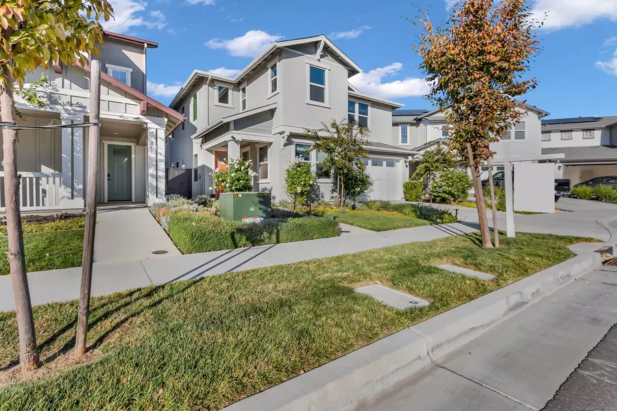 2731 Alcove Way, Sacramento, CA 95833-4462
