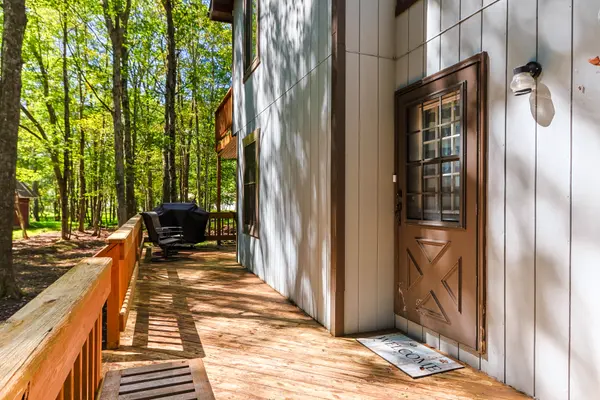87 Eliot Ln, Albrightsville, PA 18210