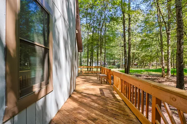 87 Eliot Ln, Albrightsville, PA 18210