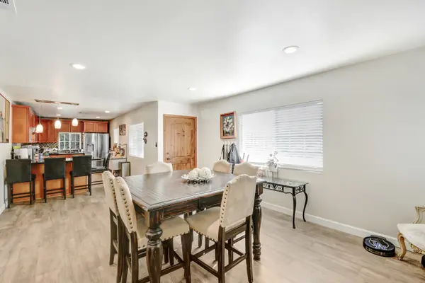 8445 6th St, Downey, CA 90241-3422