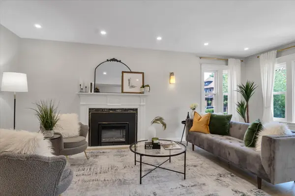 104 Fairholt Road South, Hamilton, ON L8M 2T7