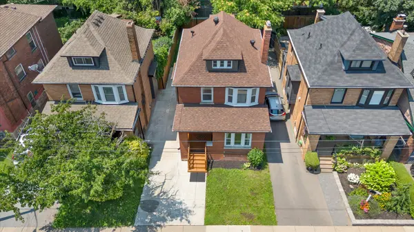 104 Fairholt Road South, Hamilton, ON L8M 2T7