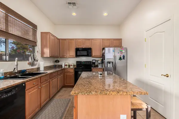 3928 S Greythorne Way, Chandler, AZ 85248-4209