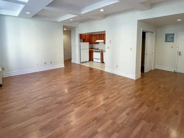 45-02 Ditmars Blvd #113, Astoria, NY 11105