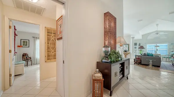 4133 Rosas Ave, Sarasota, FL 34233-1614