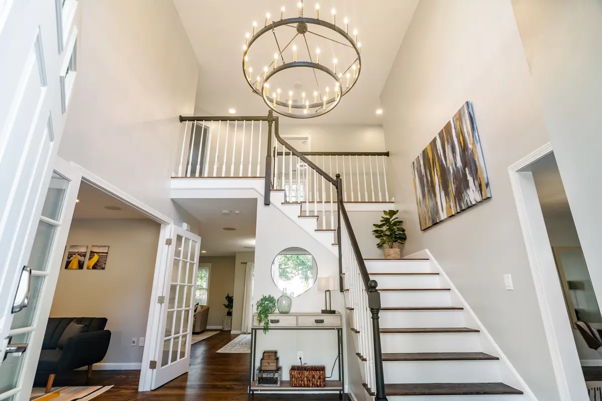 16 Scott St, Holbrook, MA 02343-1082