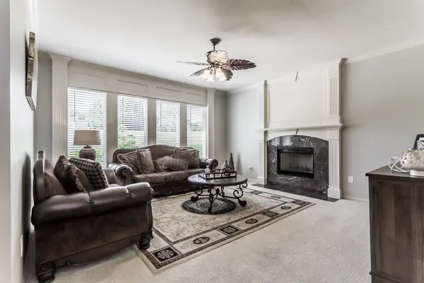 9711 W 145th Ter, Overland Park, KS 66221-2544