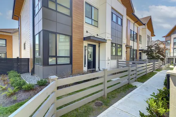 15111 Edmund Dr #115, Surrey, BC V3S 0A5