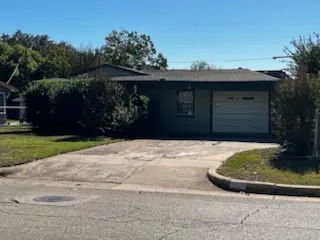 1329 Hamsted St, Fort Worth, TX 76115-4224
