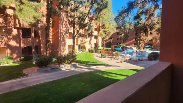 12212 N Paradise Village Pkwy #212, Phoenix, AZ 85028