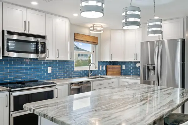13700 Stacey Dr, Hudson, FL 34667-1561