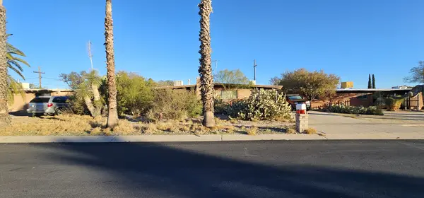 8901 East Cooper Street, Tucson, AZ 85710