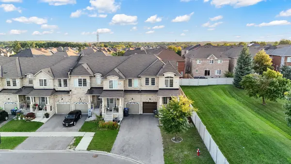 32 Hatton Crt Brampton, On,