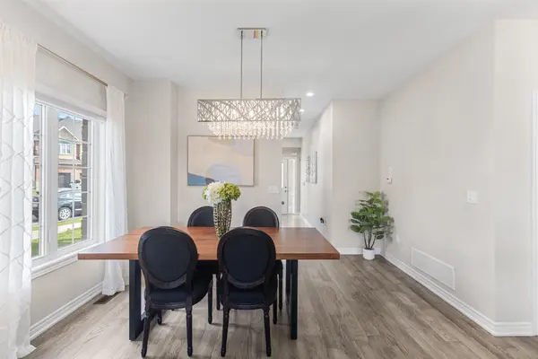 41 Starling Dr Hamilton, On L9a 0c5,