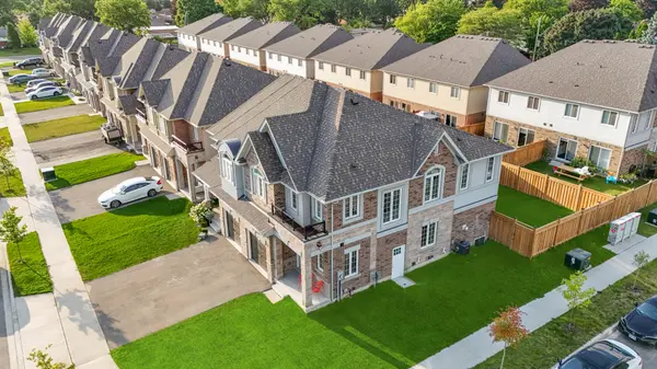 41 Starling Dr Hamilton, On L9a 0c5,