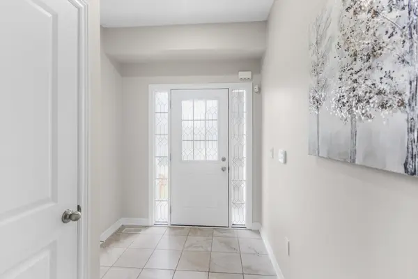 41 Starling Dr Hamilton, On L9a 0c5,
