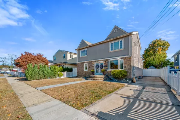 Roosevelt, NY 11575-2508,50 Carroll St #1st Fl