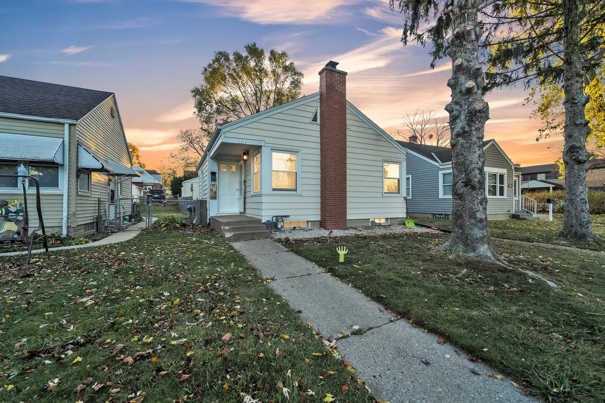3264 S 24th St, Milwaukee, WI 53215-4415