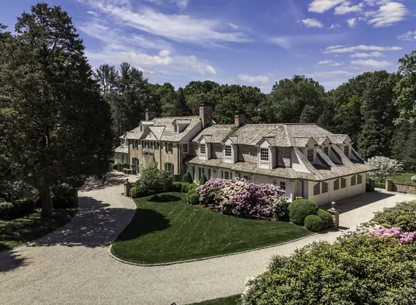 1024 Smith Ridge Rd, New Canaan, CT 06840