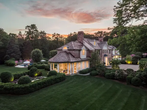 1024 Smith Ridge Rd, New Canaan, CT 06840