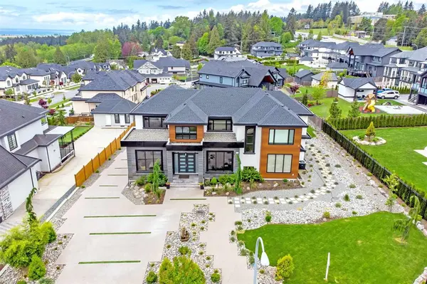 5545 146 St, Surrey, BC V3S