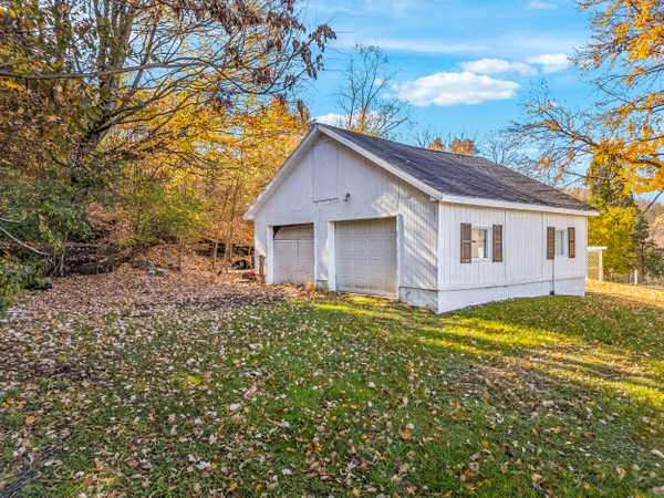 119 Good Ave, New Castle, PA 16102-1617