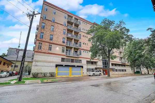 711 W 26th St #304, Austin, TX 78705