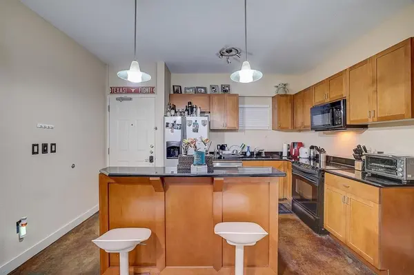 711 W 26th St #304, Austin, TX 78705