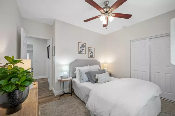 Tampa, FL 33604,806 E Hanna Ave