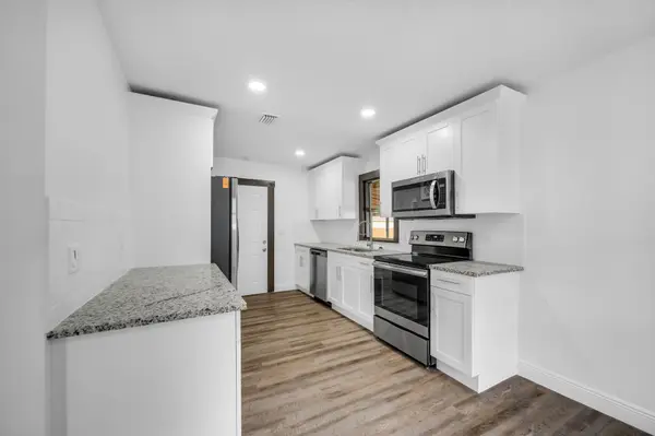 2015 E Waters Ave, Tampa, FL 33604