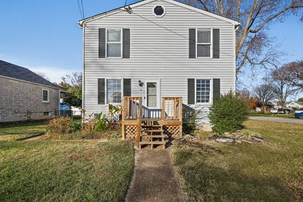 511 Riverside Dr,  Essex,  MD 21221-6833