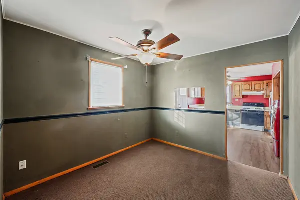 511 Riverside Dr, Essex, MD 21221-6833
