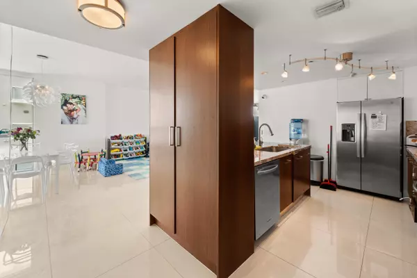 North Bay Village, FL 33141-3682,7935 East Dr #1101