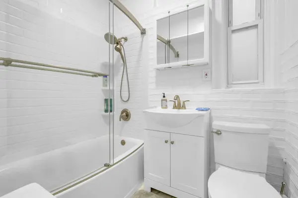 909 Nostrand Ave #3, Brooklyn, NY 11225