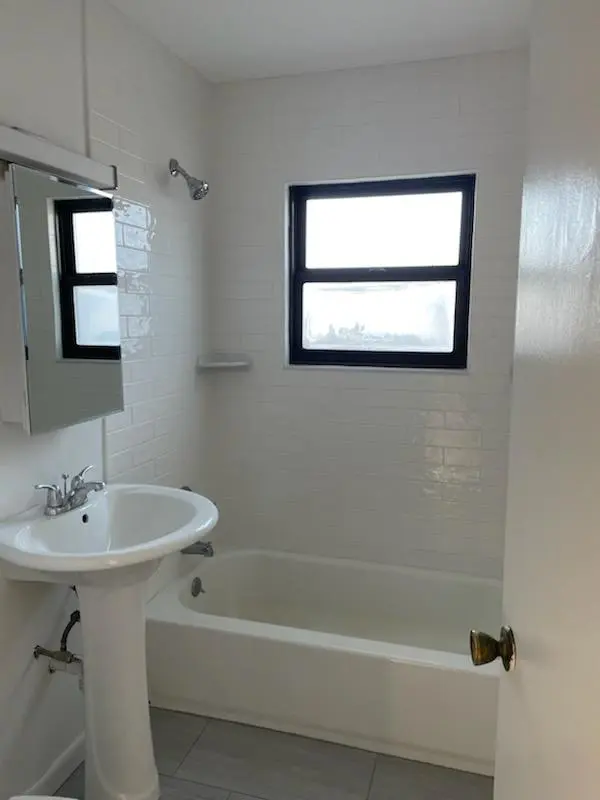 2 Van Wart Ave #12, White Plains, NY 10606