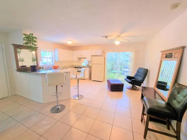 3834 8th St S, St Petersburg, FL 33705