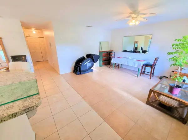 3834 8th St S, St Petersburg, FL 33705