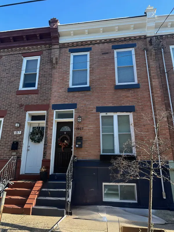 1917 S Lambert St, Philadelphia, PA 19145-2824