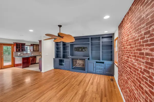 35 Henderson Ave, Port Washington, NY 11050-2440
