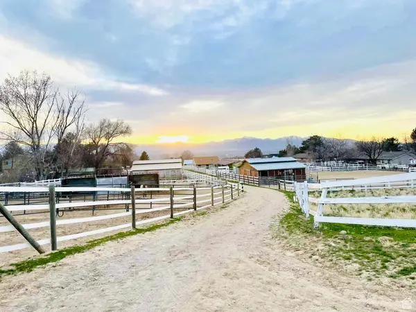 10901 S Bay Meadow Cir, Sandy, UT 84092-4624