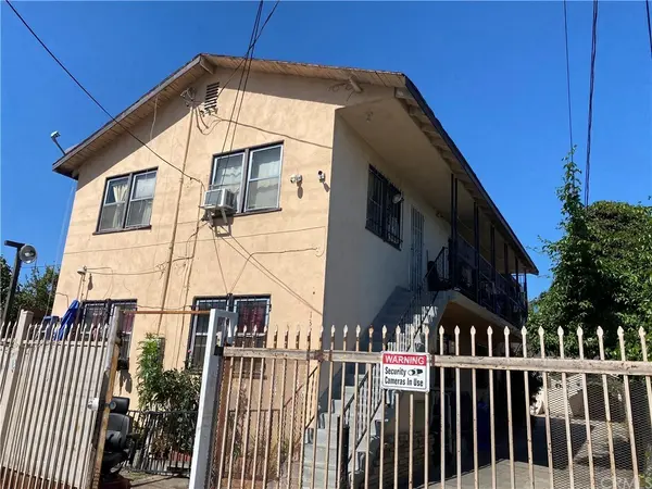 138 W 66th St, Los Angeles, CA 90003-1811
