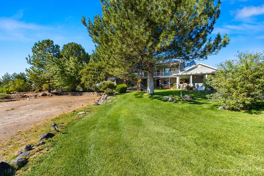 483 N Spanish Trail Dr, Veyo, UT 84782-4067