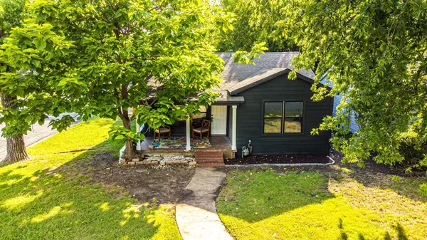 1917 E Mulberry St, Sherman, TX 75090