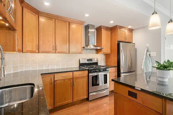 3867 Terrace St, Philadelphia, PA 19128-5215