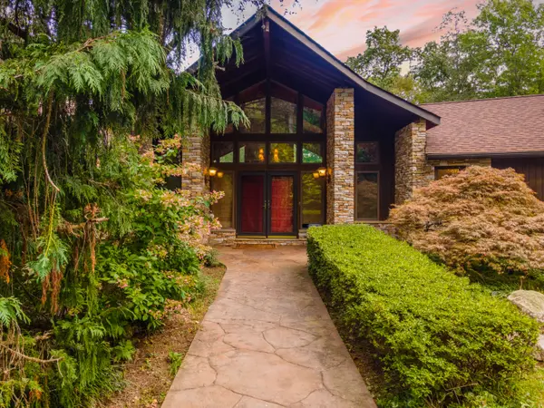 439 Fancy Hill Rd, Boyertown, PA 19512-8160
