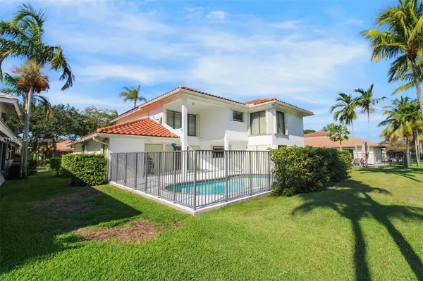 1160 Fairfax Ln, Weston, FL 33326-2922