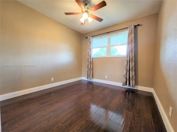 5840 NW 16th St, Sunrise, FL 33313-4705