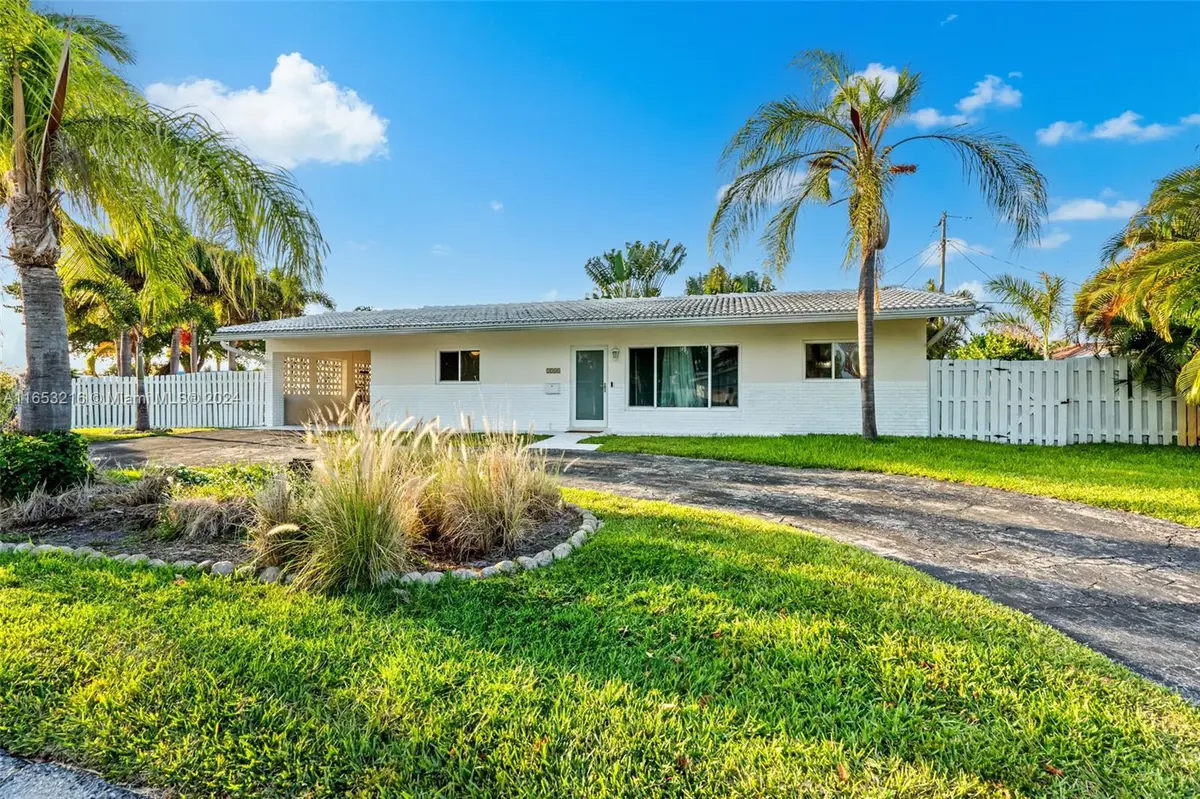 2231 NE 38th St, Lighthouse Point, FL 33064-3914