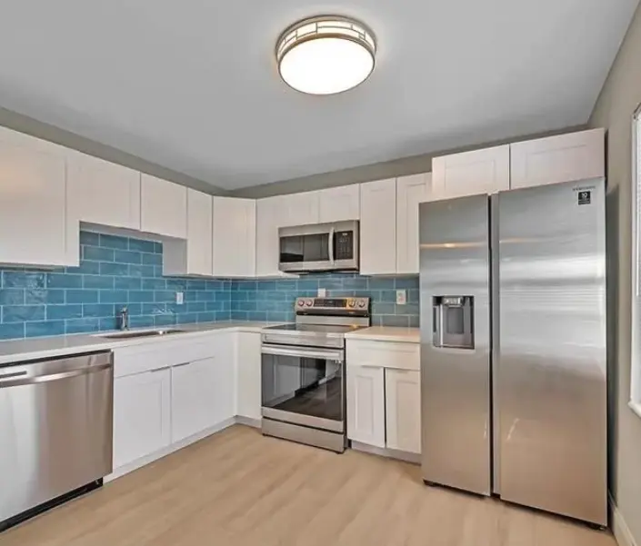 245 SW 6th St, Dania Beach, FL 33004-3943